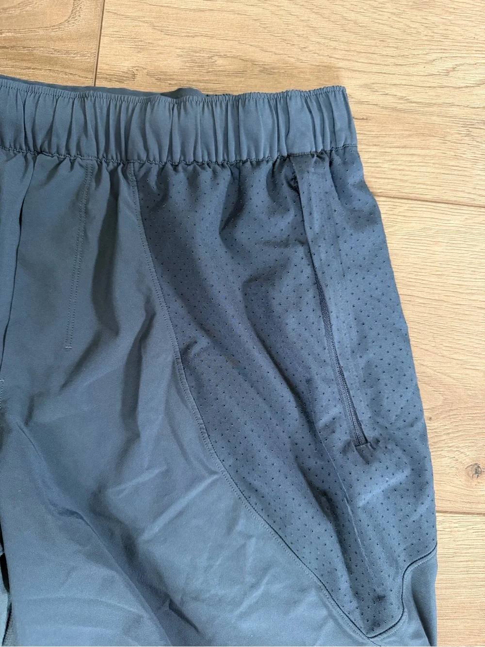 LULULEMON Mens Switch It Up Shorts Slate Blue Size Small 6”